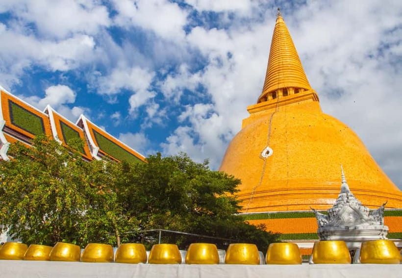 Bangkok: Floating Market, Phra Pathom Pagoda & Cafes Tour - How the day flows from Siam Paragon
