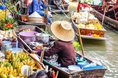 Bangkok: Floating Market, Phra Pathom Pagoda & Cafes Tour - Maeklong Railway Market: watching the train change everything