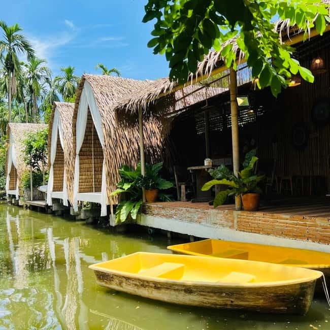 Bangkok: Floating Market, Phra Pathom Pagoda & Cafes Tour - Transport, guide care, and the small-group advantage
