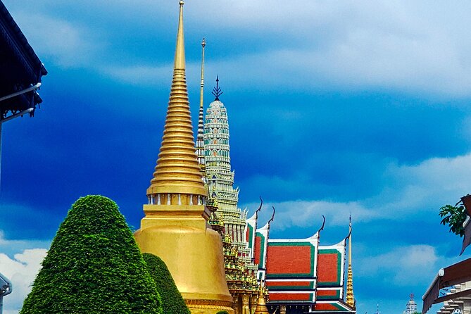 Bangkok Grand Palace and Temples Private Tour - Entering the Grand Palace: royal walls, real atmosphere