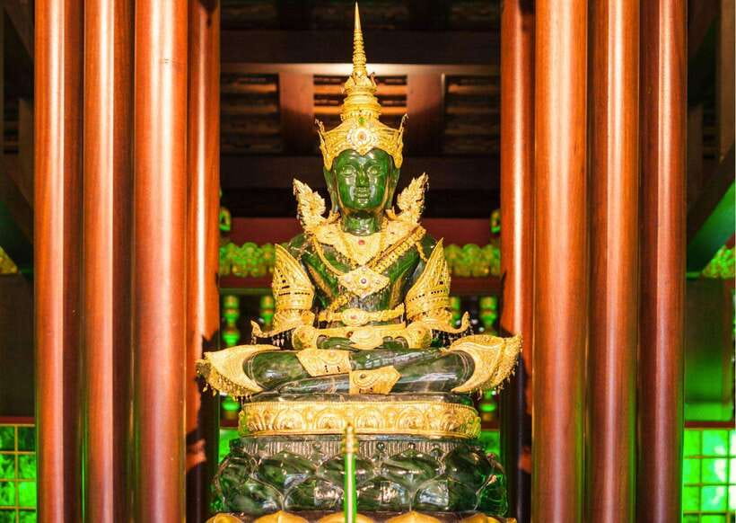 Bangkok: Grand Palace & Emerald Buddha Entry with Audioguide - Wat Phra Kaew and the Emerald Buddha: The “Yes, This Is the Point” Stop