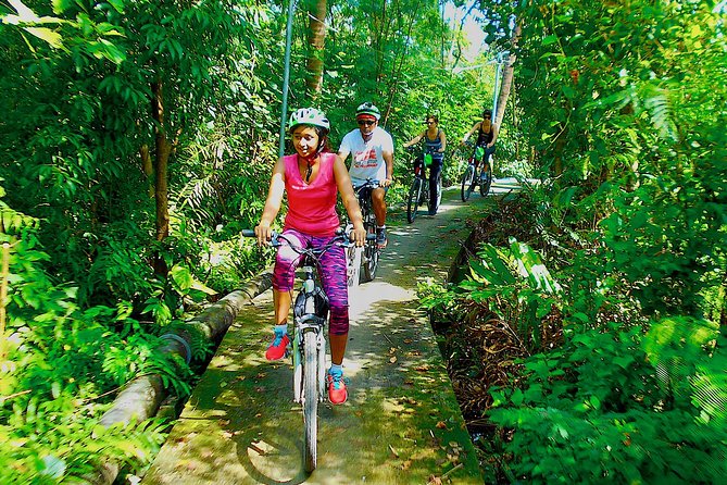 Bangkok Green Oasis 4-Hour Bike Tour with Boat Ride - Heat, river reality, and cycling comfort checks