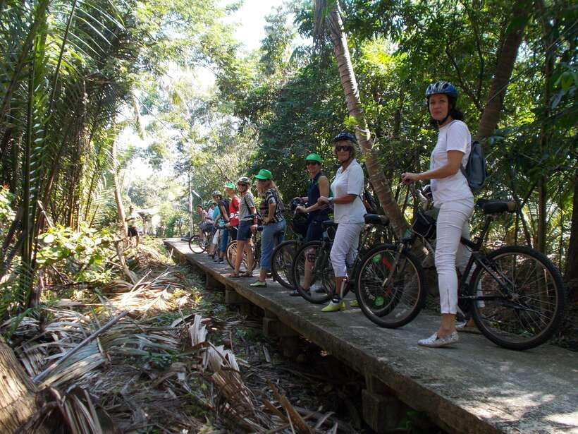 Bangkok green oasis guided bike tour with boat ride - Snack Stop at a Local Roadside Shop: Taste What the Route Offers