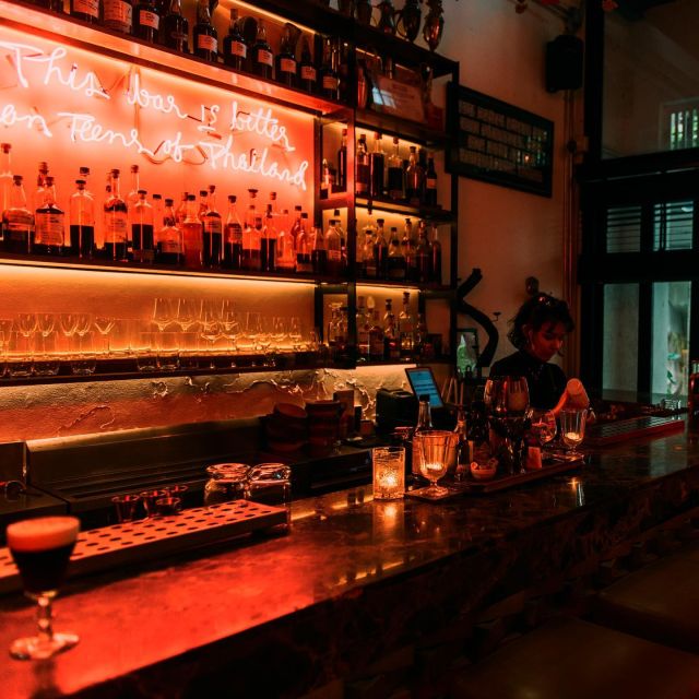 Bangkok: Guided Bar Hopping Night Tour with Private Option - Stop 1: TEP BAR and Thai-herb cocktail storytelling