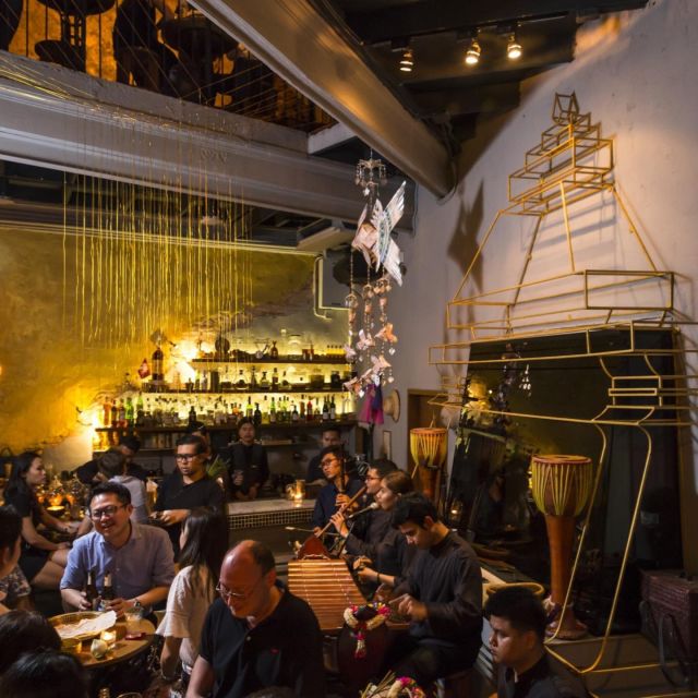 Bangkok: Guided Bar Hopping Night Tour with Private Option - The low-impact part: glass water and carbon offsets that add up