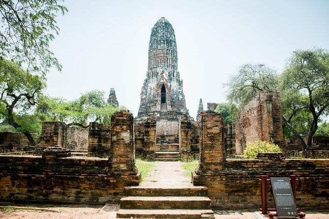 Bangkok Half Day Guided Tour: Grand Palace, Wat Arun & Wat Pho - Wat Arun: Temple of Dawn, with river views and photo-ready angles