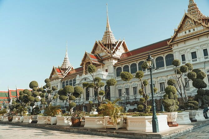 Bangkok Half Day Guided Tour: Grand Palace, Wat Arun & Wat Pho - Small group, English guide, and what that means for value
