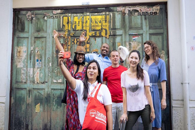 Bangkok Hidden Gems: Talad Noi, Chinatown & Street Food Tour - Chow Sue Kong Shrine: asking for protection and guidance