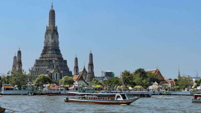 Bangkok: Longtail Boat Canal Tour to Wat Arun - The Canal Segment: Khlong Bang Luang Artist House Stop