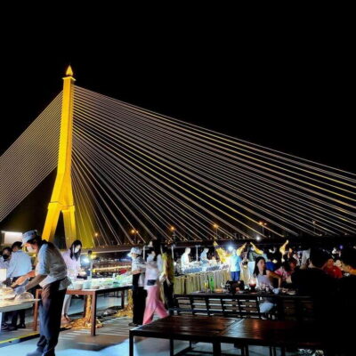 Bangkok: Luxury White Dinner Cruise Free Flow Beer and Wine - What $53 buys you: buffet + unlimited beer and wine + shows