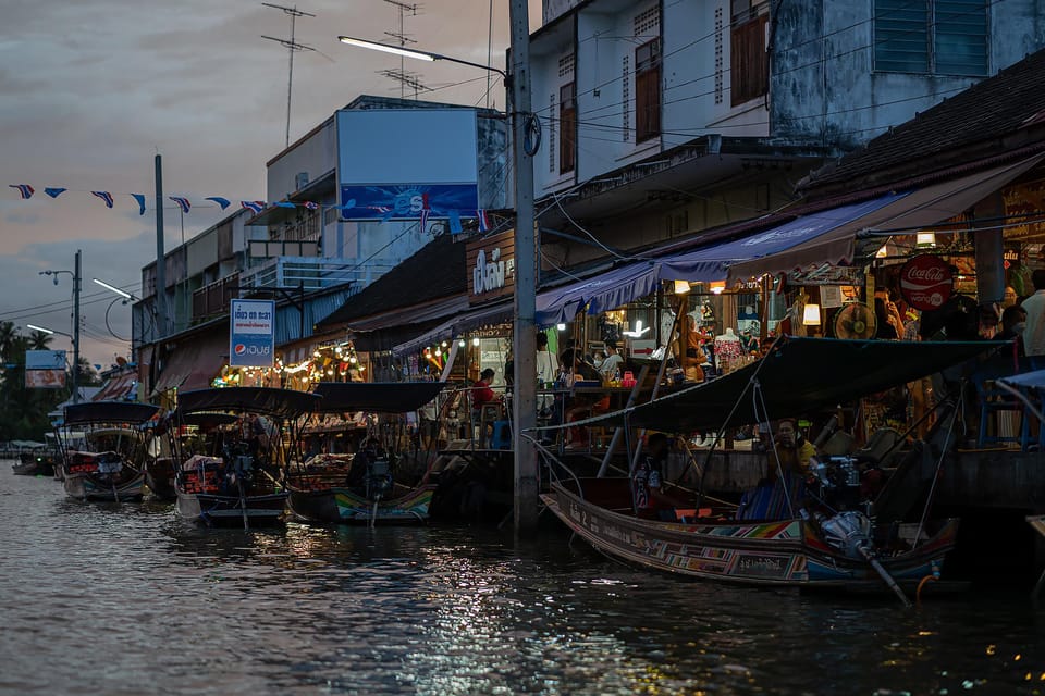 Bangkok: Maeklong Railway Market and Amphawa Floating Market - Time and logistics: a 10-hour day that can feel long
