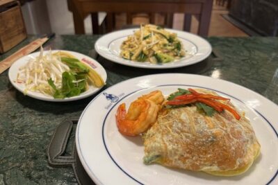 Bangkok Michelin Food Tour (3 Stops, 8 tastings) - Stop 1: Wat Thepthidaram and a Michelin-starred meal