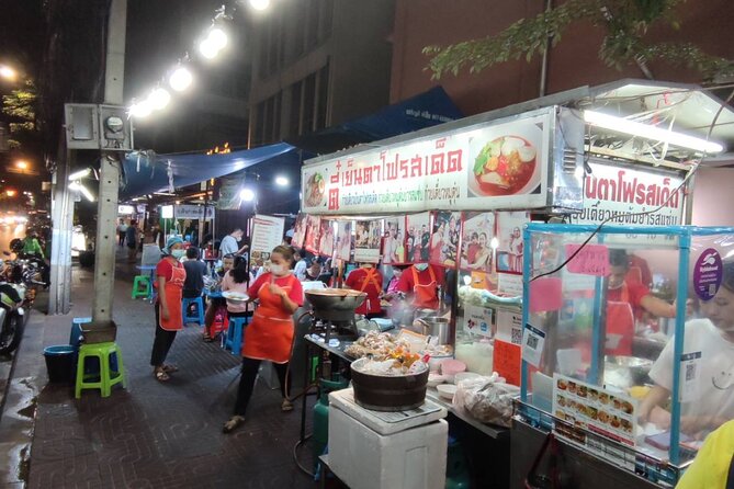 Bangkok: Michelin Guide Street Food Tour by Tuk Tuk - Stop 4: Nai Ek Rolled Noodles and Crab Fried Rice with Lime and Chili