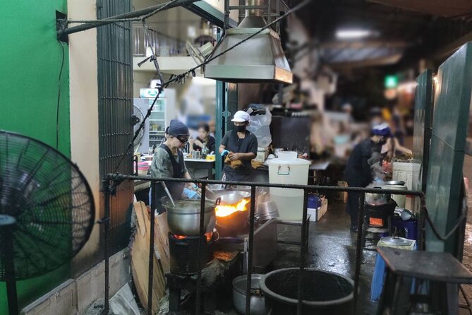 Bangkok: Michelin Guide Street Food Tour by Tuk Tuk - Tuk Tuk at Night: Comfort, Photos, and How to Handle Crowds
