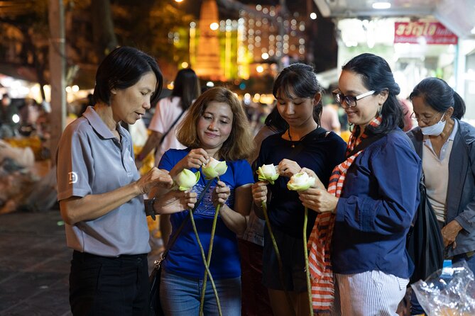 Bangkok: Michelin Street Eats by Tuk-Tuk Guided Food Tour - Pak Khlong Flower Talat: overnight market timing and lotus folding