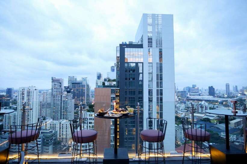Bangkok: Mojjo Rooftop Lounge & Bar Food & Beverage Package - How the 1.5 hours works in real life