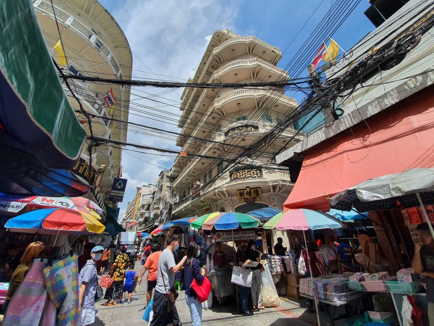 Bangkok: Must things to see in China town, Small group - The hidden temple and the viewpoint stop (with a real stairs warning)