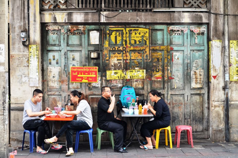 Bangkok: Must things to see in China town, Small group - Colorful streets and narrow lanes where the Thai-Chinese story shows up
