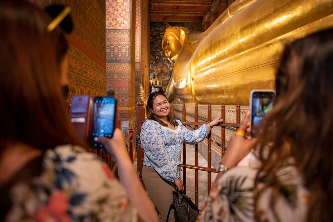 Bangkok Night Tour: Wat Arun, Wat Pho, Chinatown & Tuk Tuk Ride - Maha Rat Road at night: a calm start before the temples