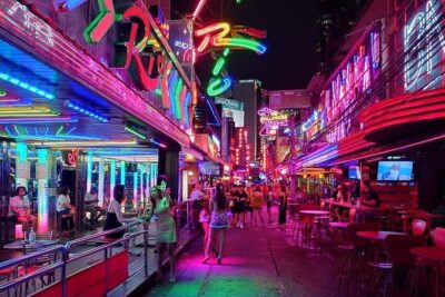 Bangkok nightlife’s secrets… - Where the tour starts: BTS Nana to get you moving fast