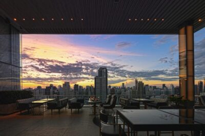 Bangkok: Nimitr Rooftop by 137 Pillars - The 90-minute flow: what happens during your meal window