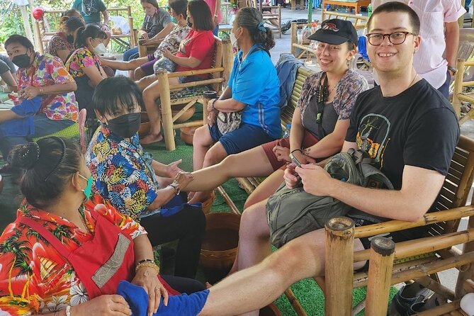 Bangkok Oasis Breezy Bike Tour - Snacks, Water, and the Weekend 20-Minute Foot Massage