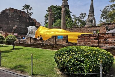 Bangkok: Private Ayutthaya and Bang Pa-In Summer Palace Tour - Getting Picked Up in Bangkok and Settling Into a Private Van