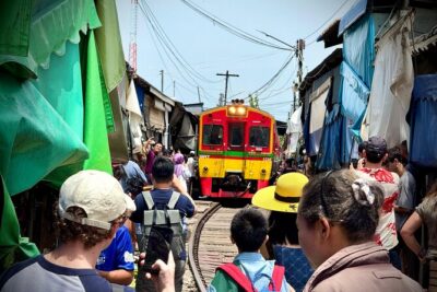 Bangkok: Private Floating Market and Train Market - Getting out of Bangkok: the 1.5-hour transfer to the station