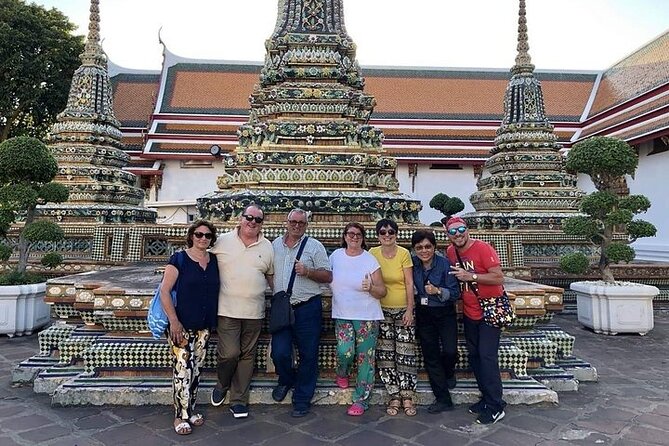 Bangkok Private Walking Tour with A Pro Guide (Tour Car Option) - Chinatown and market-style stops: food, shopping, and local browsing