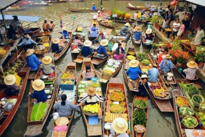 Bangkok: Railway and Floating Market Tour + Dragon Temple - Wat Samphran: The Dragon Temple You’ll Want to Photograph (and Then Walk)