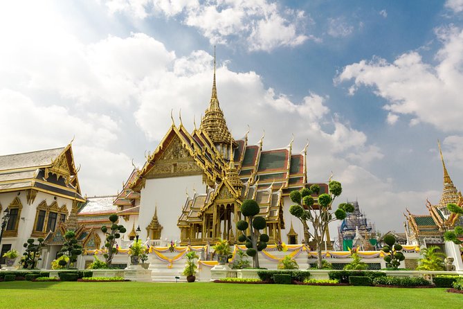 Bangkok Reclining Buddha (Wat Pho) Entrance Ticket - The Reclining Buddha Experience: Seeing the Main Scene Without Losing Time
