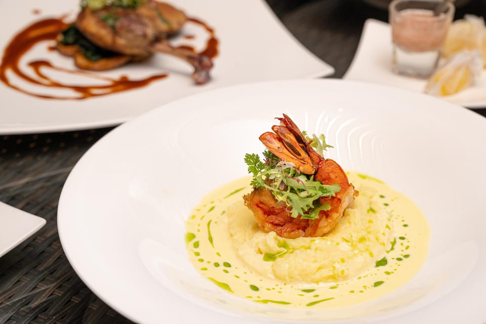 Bangkok: Red Sky Rooftop & Bar 56th Floor - Food on the bar menu: international flair, and what to expect from portions