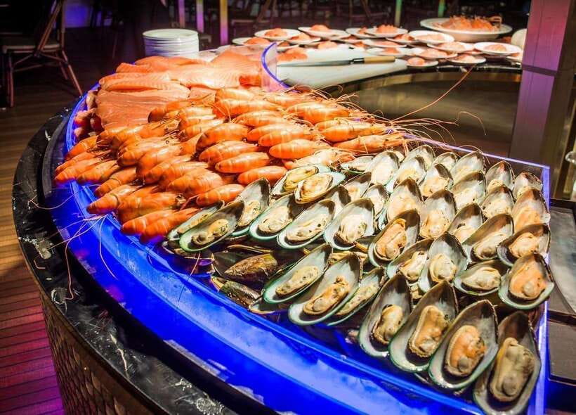 Bangkok: Royal Princess River Dinner Cruise with Live Music - Key things that make this cruise worth your time