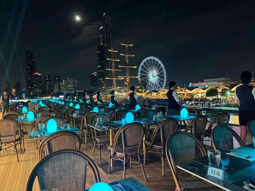 Bangkok: Royal Princess River Dinner Cruise with Live Music - Checking In at Asiatique Riverfront Warehouse 7-8