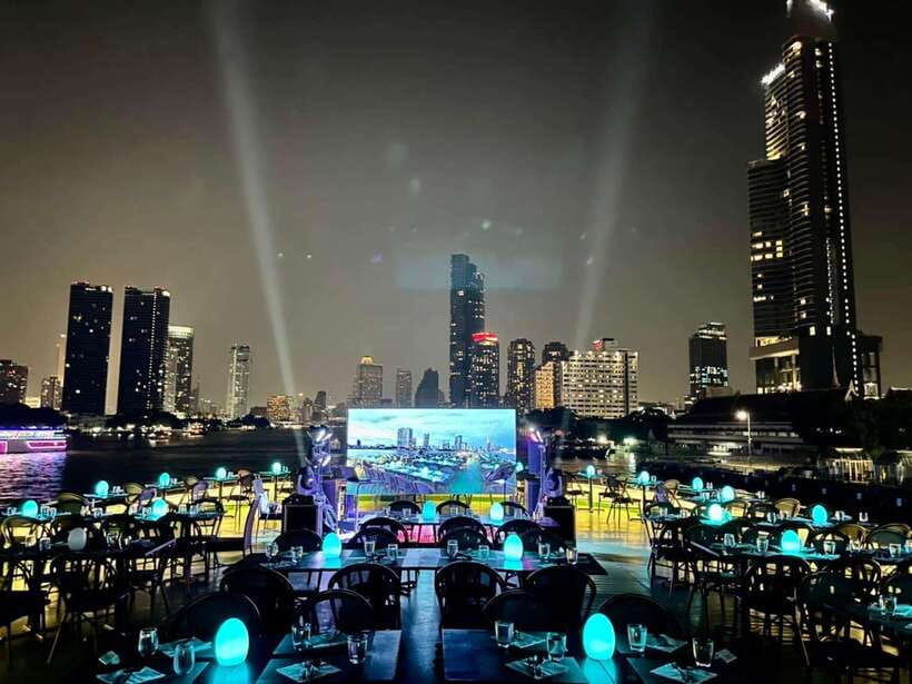 Bangkok: Royal Princess River Dinner Cruise with Live Music - Where to Sit and What to Bring for a Smooth Evening