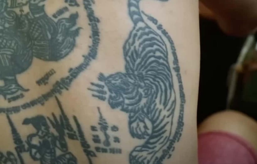 Bangkok: Sak Yant Thai Tattoo at Wat Bang Phra - Design, stencil, and explanation: what you should expect to ask for