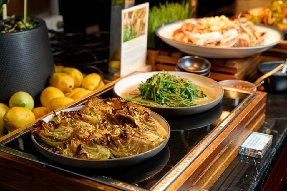 Bangkok: Saturday Dinner Buffet at W Bangkok - Service that makes a buffet feel like a real event