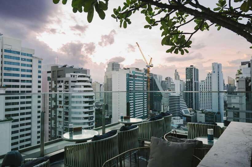 Bangkok: Sky on 20 Rooftop Bar With Free Flow Drinks - Atmosphere and Music: A Rooftop Bar That’s for Relaxing