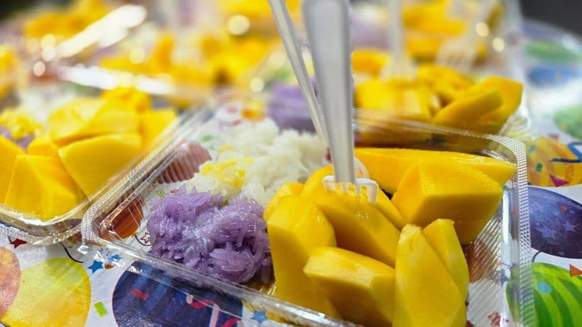 Bangkok: Street Food Tasting Tour at Night - Logistics that can affect your comfort
