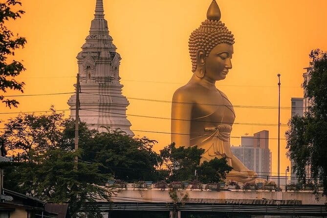 Bangkok : Sunset Food tour by Tuk Tuk boat with big Buddha view - Getting Oriented Fast at Phra Sumen Fort