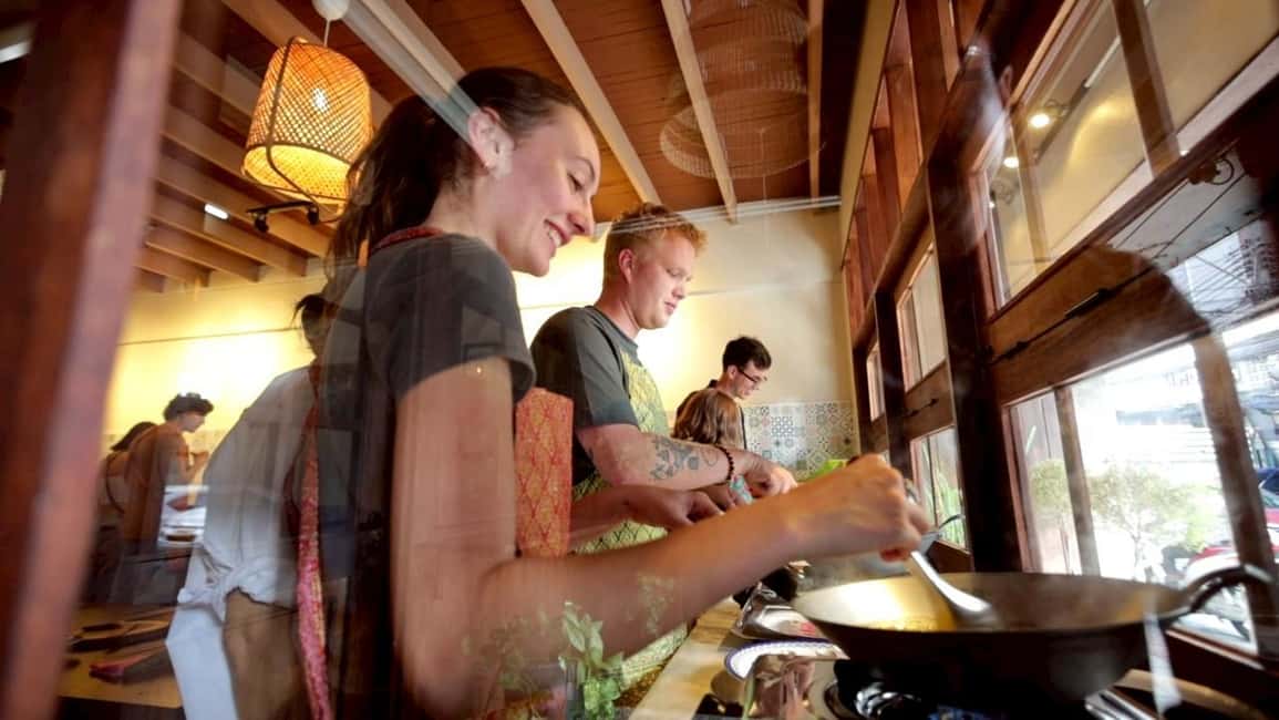 Bangkok: Thai Cooking Class With 4 Dishes & Thai Drink - Tuk-Tuk to the Kitchen: Why the Ride Matters