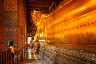 Bangkok: The Grand Palace, Wat Pho, and Wat Arun Walking Tour - Meeting at Golden Place (Tha Chang Pier) and the morning flow
