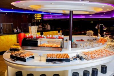 Bangkok: The Opulence Buffet Dinner Cruise with Live Band - Price and value: what you’re really paying for
