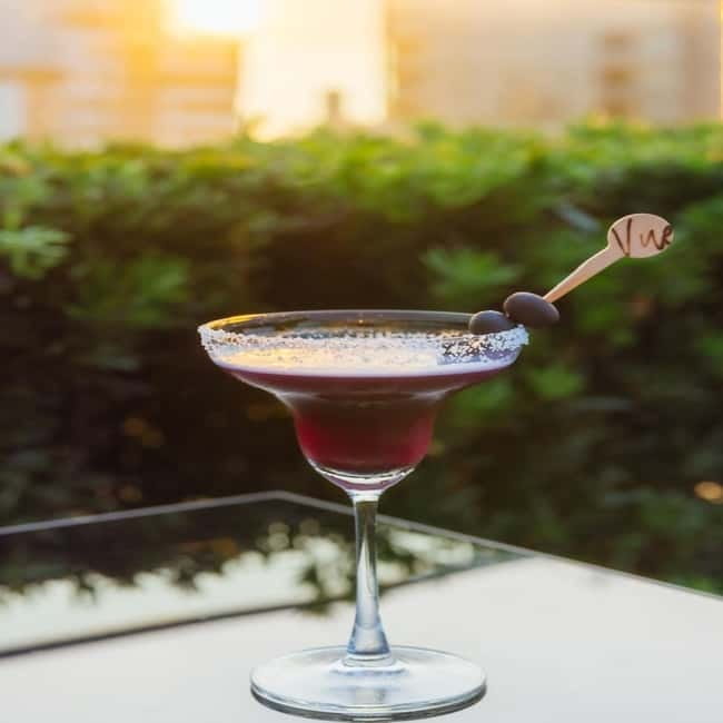 Bangkok: The Vue Bar Rooftop at Mercure Bangkok Sukhumvit 24 - Practical planning: timing, appetite, and transport