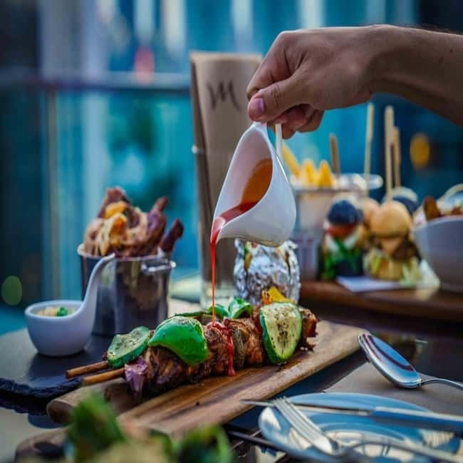 Bangkok: The Vue Bar Rooftop at Mercure Bangkok Sukhumvit 24 - The Vue Bar Rooftop at Mercure Sukhumvit 24: what the experience really feels like