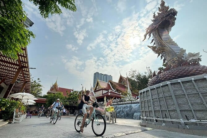 Bangkok Thonburi Backstreets and 3 Peaceful Temple Bike Tour - Why Thonburi by Bike Beats the Usual Bangkok Route
