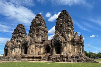 Bangkok to Ayutthaya Lopburi Monkey Temple, Largest Buddha Tour - Ayutthaya’s Wat Mahathat: the Buddha head in the roots