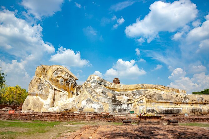 Bangkok to Ayutthaya: Temples & Local Candy One Day Tour - Ayutthaya Historical Park and the roti sai mai tasting