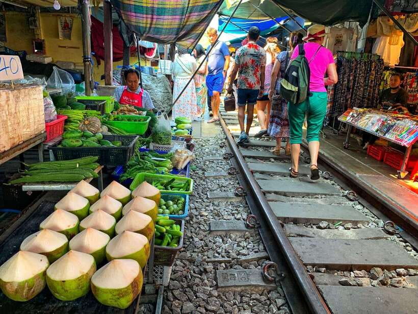 Bangkok: Train Market & Floating Market with Boat Ride - Price and Logistics: What $25 Really Buys You