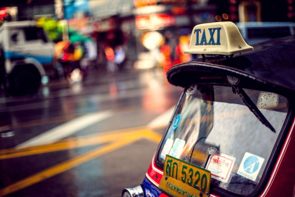 Bangkok: Travstore Original Bangkok Discovery Tour - The van transfer and the flower-market detour you will remember